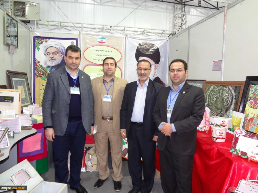 بازدید جناب آقای دکترمحسن علیمردانی نماینده محترم مردم شریف زنجان وطارم در مجلس شورای اسلامی از غرفه زنجان  در نمایشگاه گرامیدشت پنجمین  سال تاسیس دانشگاه فنی وحرفه ای 2